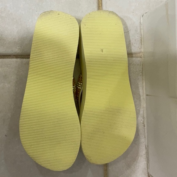 Yellow LL flip flop with rhinestones - Picture 4 of 6